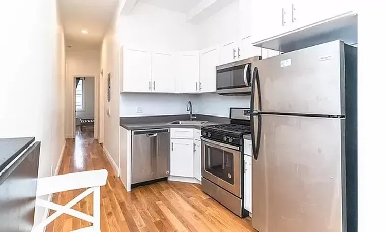 4 Bed 3 Bath Contemporary High-Rise Condo in Brooklyn, NY