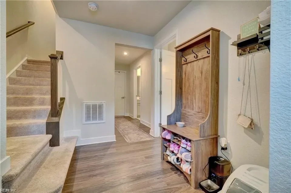 4 Bed 3 Bath Contemporary High-Rise Condo in Chesapeake, VA - 3