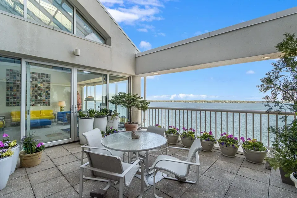 4 Bed 3 Bath Contemporary High-Rise Condo in Madison, WI - 2