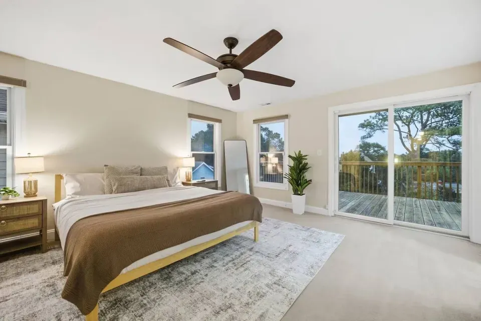 4 Bed 3 Bath Contemporary High-Rise Condo in Norfolk, VA