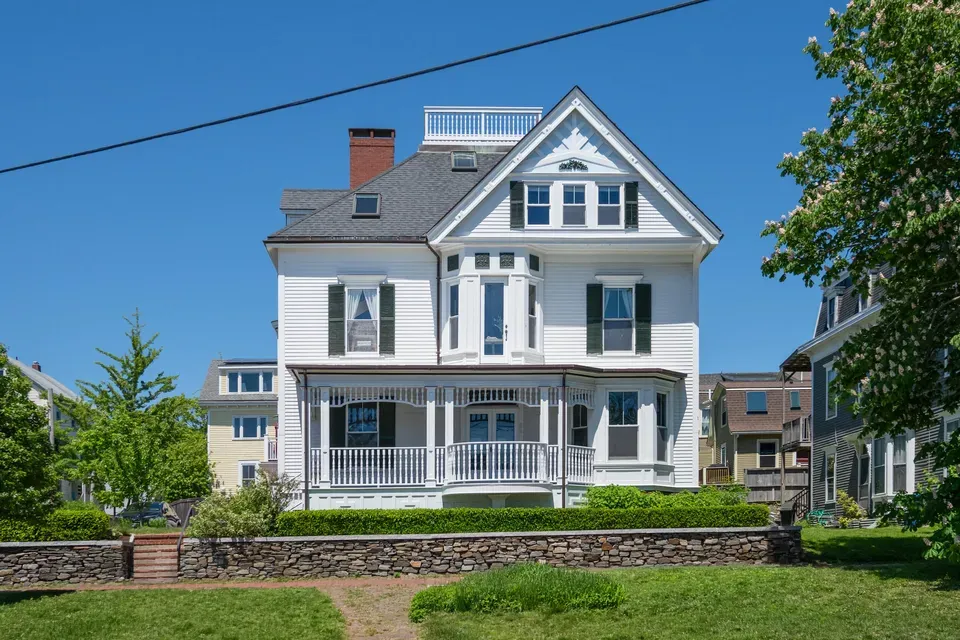 4 Bed 3 Bath Contemporary High-Rise Condo in Portland, ME - 1