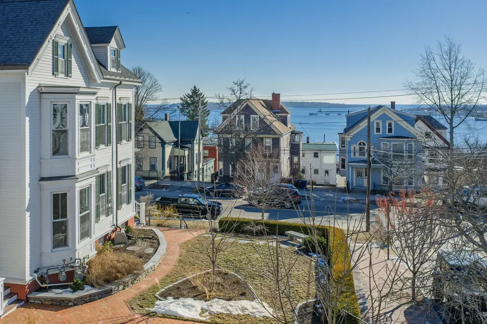 4 Bed 3 Bath Contemporary High-Rise Condo in Portland, ME - 5