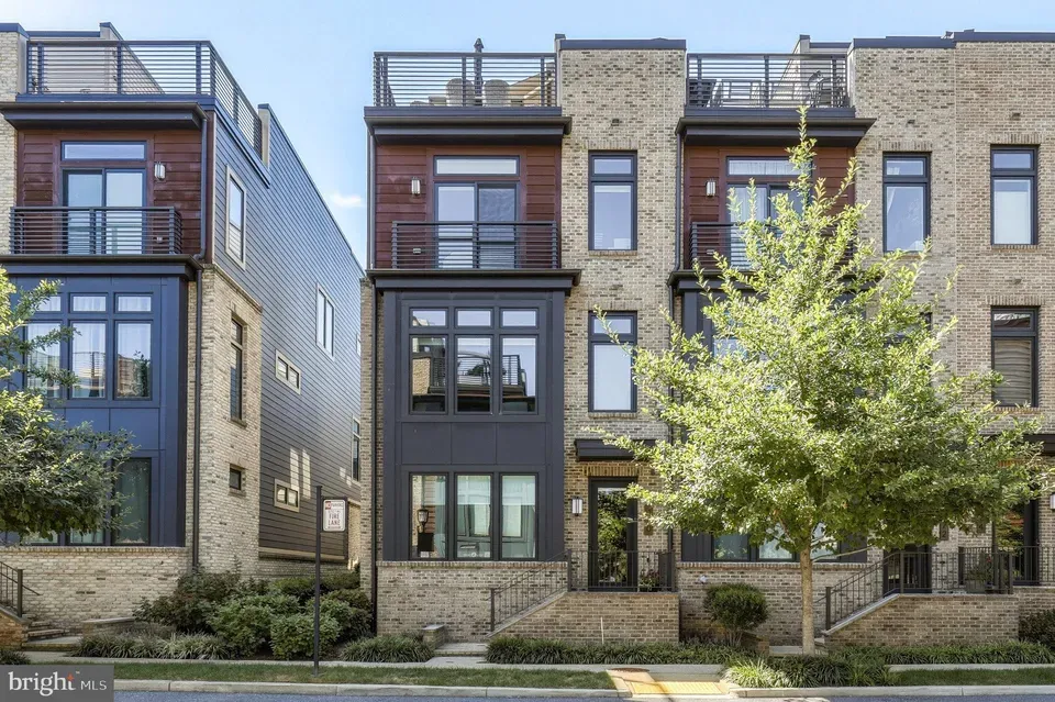 4 Bed 3 Bath Contemporary Multi-Level Townhome in Bethesda, MD - 4