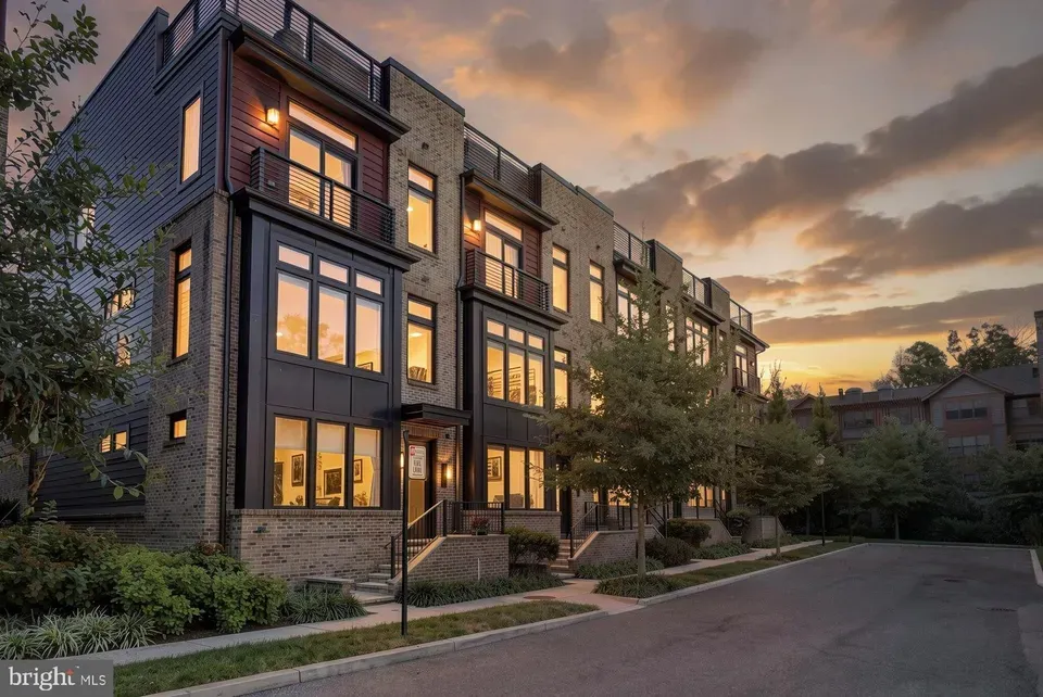 4 Bed 3 Bath Contemporary Multi-Level Townhome in Bethesda, MD - 5