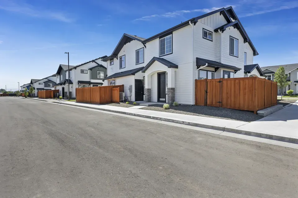 4 Bed 3 Bath Contemporary Multi-Level Townhome in Boise, ID
