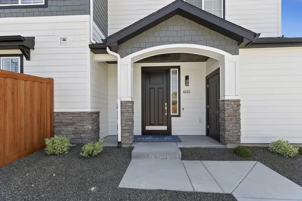 4 Bed 3 Bath Contemporary Multi-Level Townhome in Boise, ID - 2
