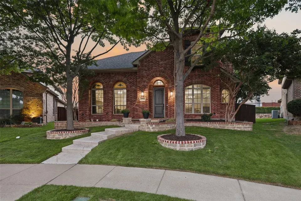 4 Bed 3 Bath Established Contemporary Home in Allen, TX - 4