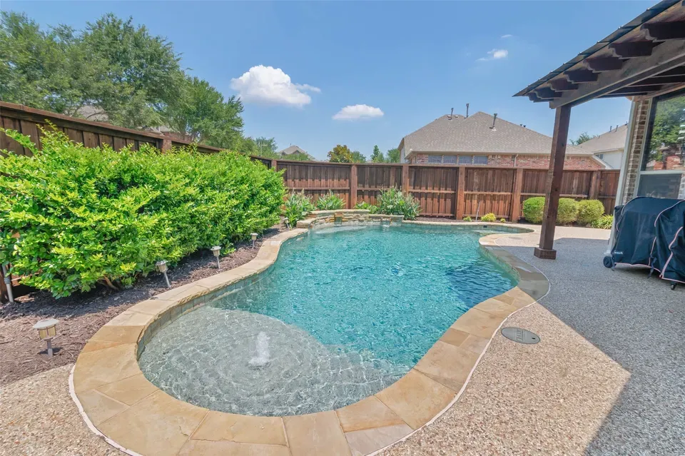 4 Bed 3 Bath Established Contemporary Home in Allen, TX