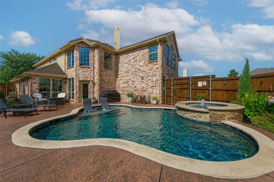 4 Bed 3 Bath Established Contemporary Home in Allen, TX