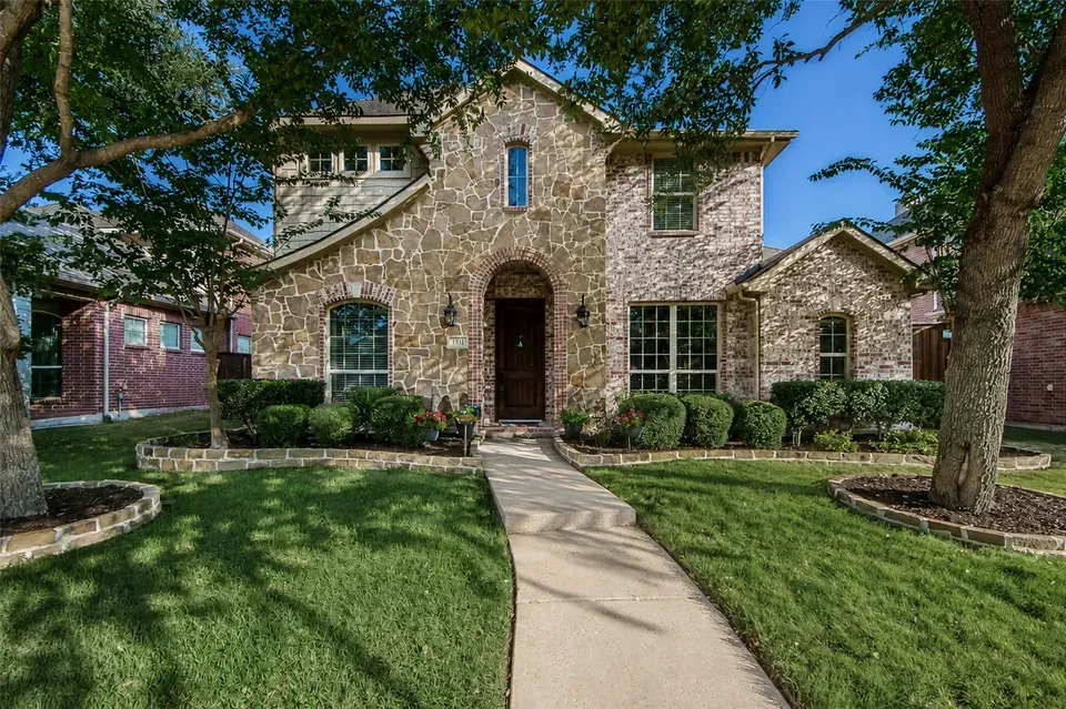 4 Bed 3 Bath Established Contemporary Home in Allen, TX - 2