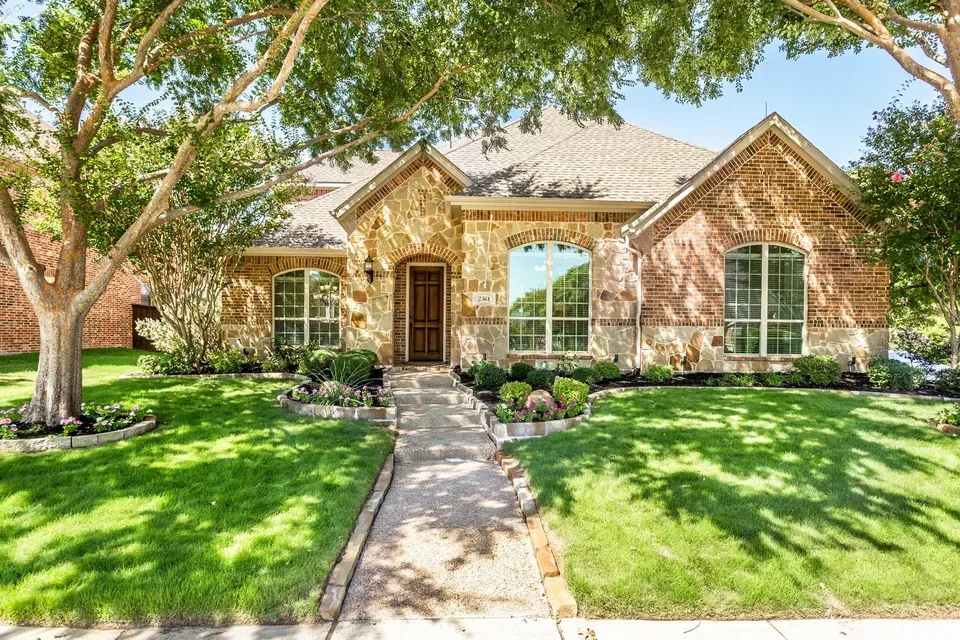4 Bed 3 Bath Established Contemporary Home in Allen, TX