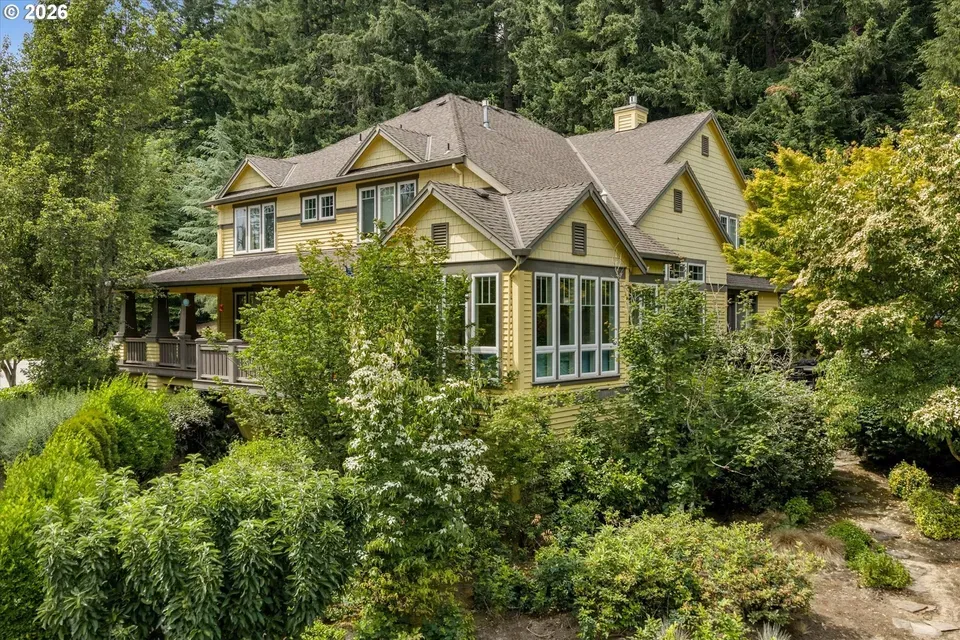 4 Bed 3 Bath Established Contemporary Home in Beaverton, OR