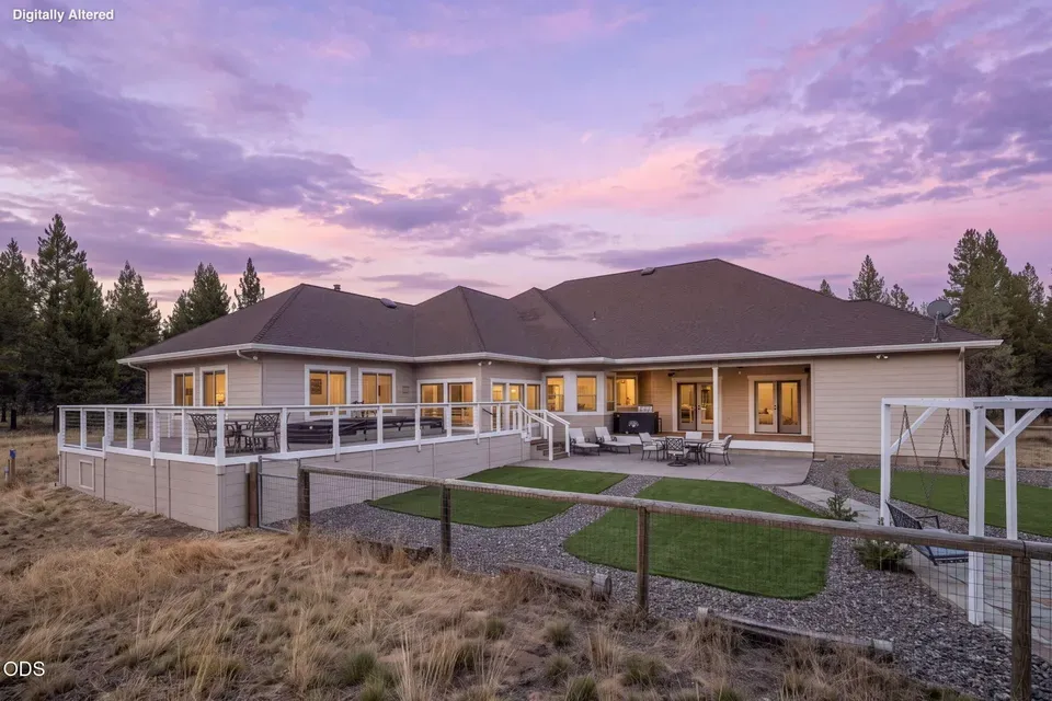 4 Bed 3 Bath Established Contemporary Home in Bend, OR - 4