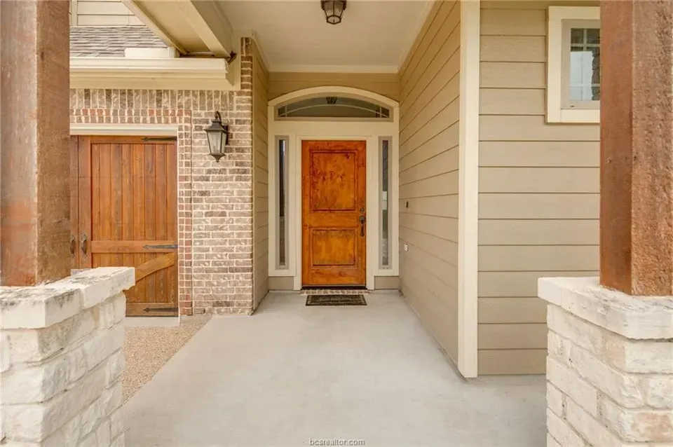 4 Bed 3 Bath Established Contemporary Home in College Station, TX - 4