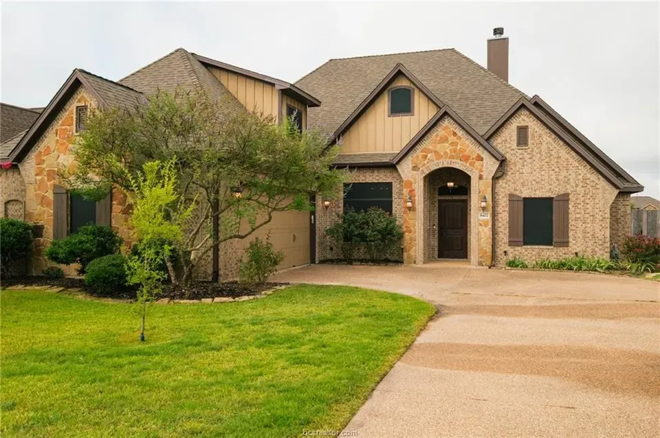 4 Bed 3 Bath Established Contemporary Home in College Station, TX - 1