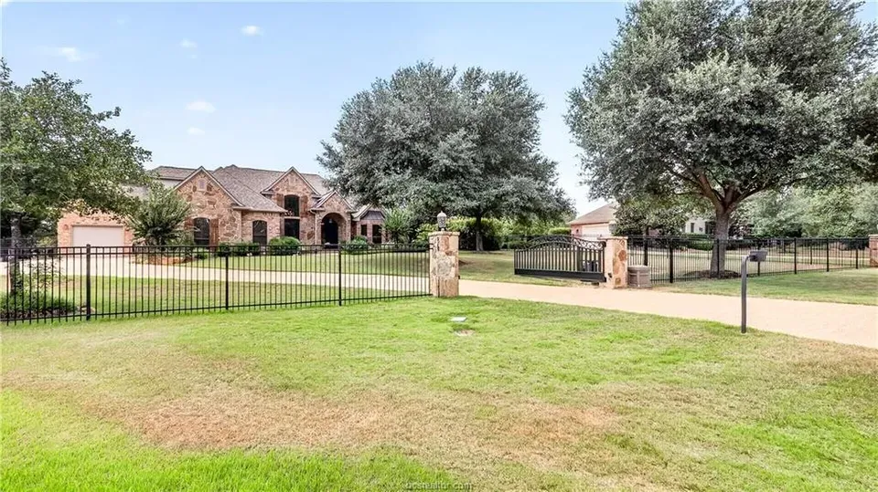 4 Bed 3 Bath Established Contemporary Home in College Station, TX - 5
