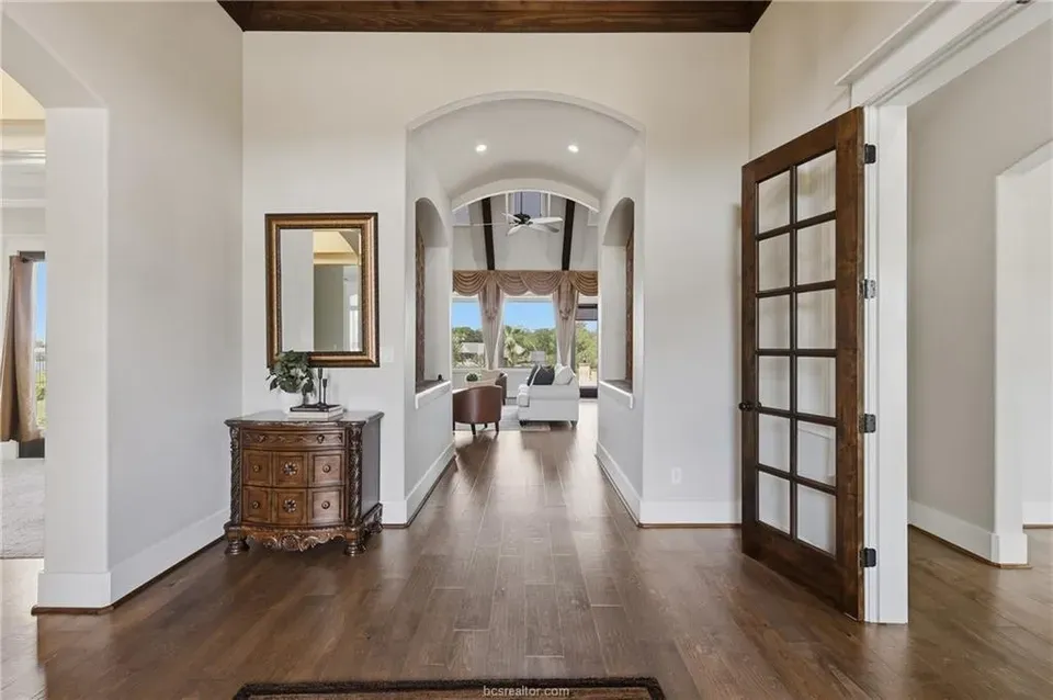 4 Bed 3 Bath Established Contemporary Home in College Station, TX - 3