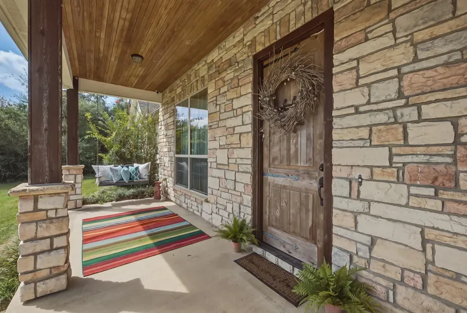 4 Bed 3 Bath Established Contemporary Home in College Station, TX - 3
