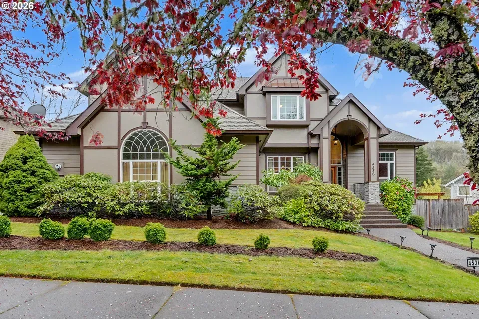 4 Bed 3 Bath Established Contemporary Home in Corvallis, OR