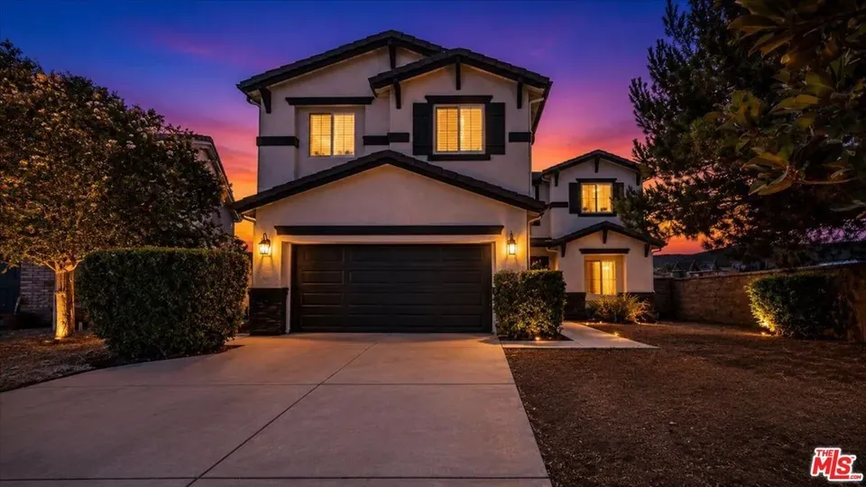 4 Bed 3 Bath Established Contemporary Home in Fontana, CA