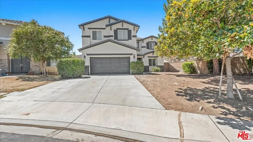 4 Bed 3 Bath Established Contemporary Home in Fontana, CA - 2