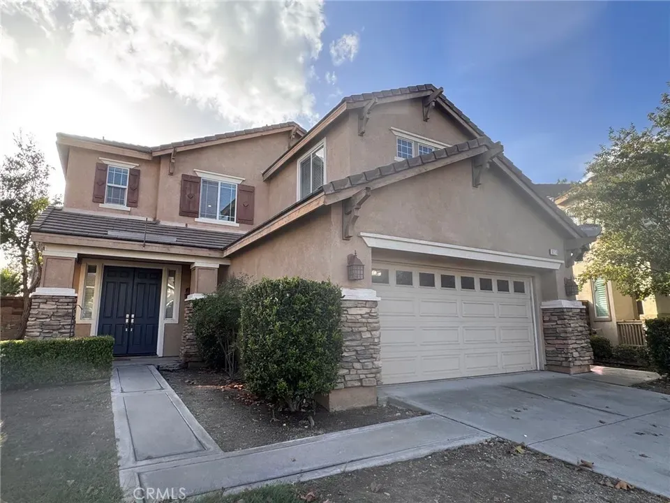 4 Bed 3 Bath Established Contemporary Home in Fontana, CA