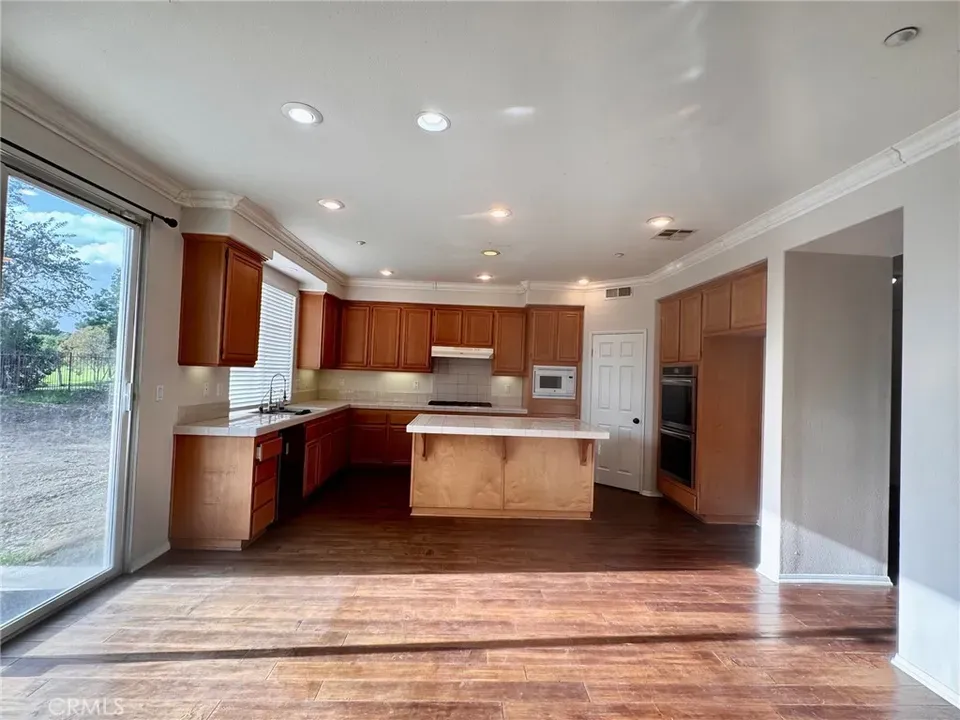 4 Bed 3 Bath Established Contemporary Home in Fontana, CA - 4