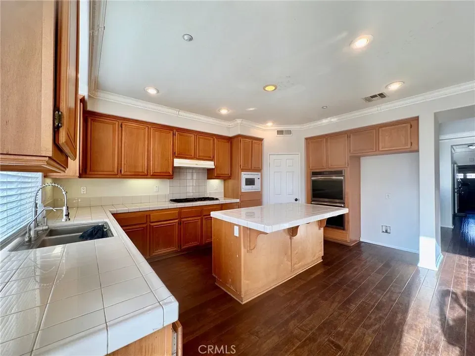 4 Bed 3 Bath Established Contemporary Home in Fontana, CA - 5