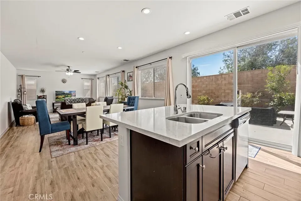 4 Bed 3 Bath Established Contemporary Home in Fontana, CA - 5