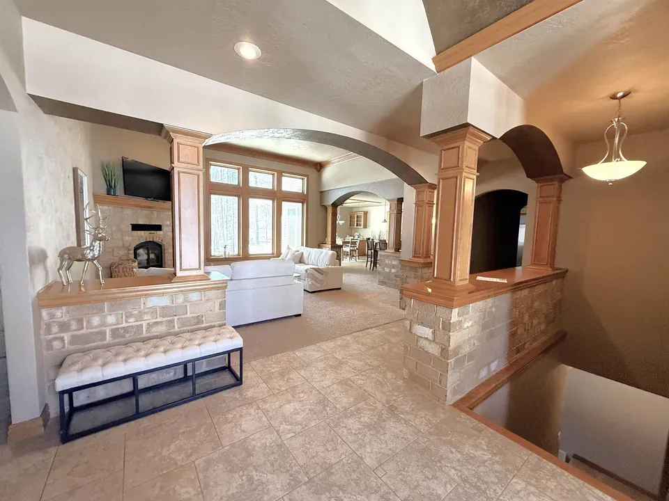 4 Bed 3 Bath Established Contemporary Home in Green Bay, WI - 5