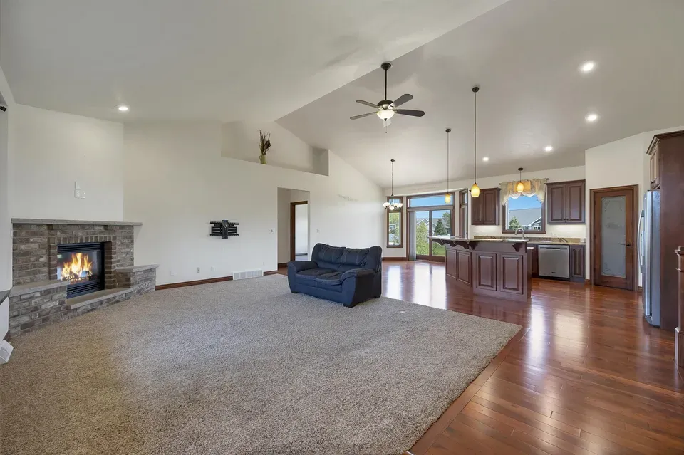 4 Bed 3 Bath Established Contemporary Home in Green Bay, WI - 3