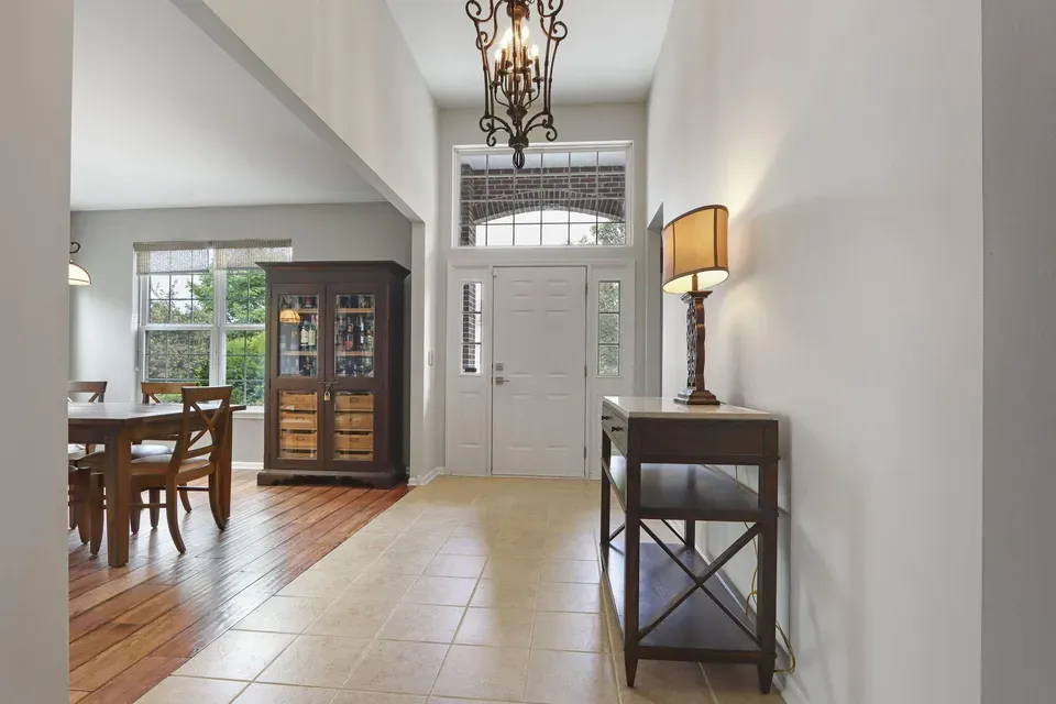4 Bed 3 Bath Established Contemporary Home in Kenosha, WI - 3