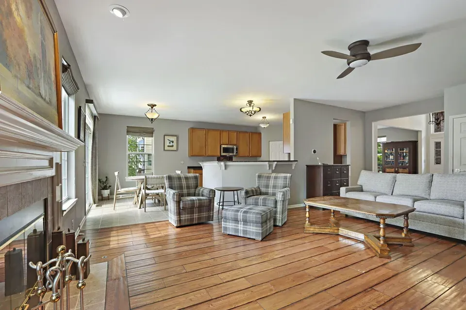 4 Bed 3 Bath Established Contemporary Home in Kenosha, WI - 5