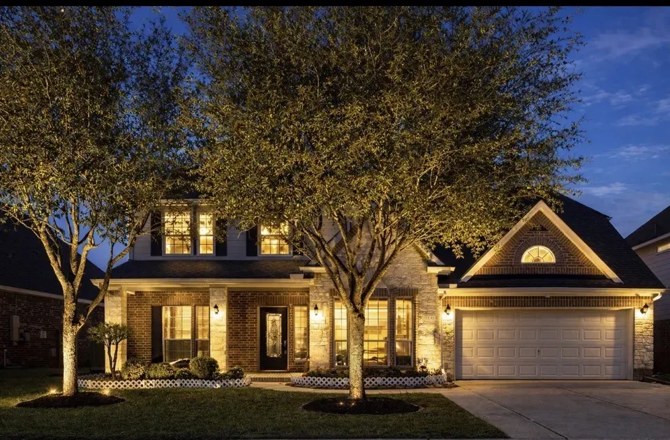 4 Bed 3 Bath Established Contemporary Home in League City, TX