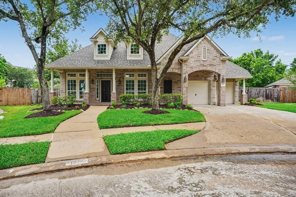 4 Bed 3 Bath Established Contemporary Home in League City, TX - 1