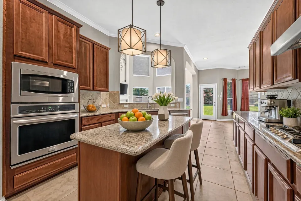 4 Bed 3 Bath Established Contemporary Home in League City, TX - 3
