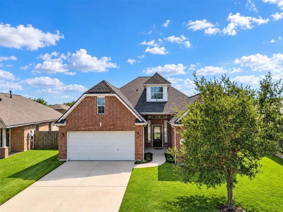 4 Bed 3 Bath Established Contemporary Home in League City, TX - 3