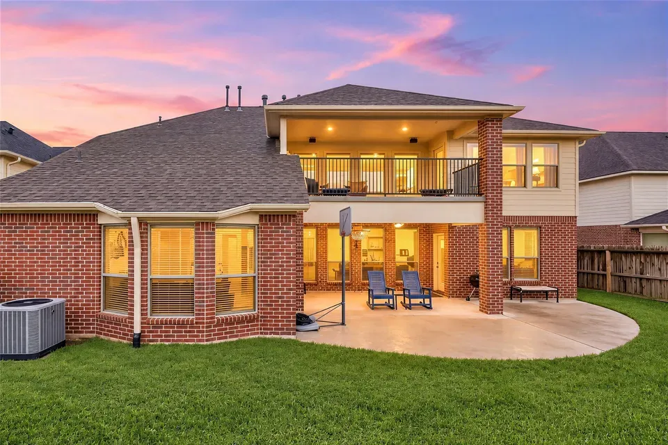 4 Bed 3 Bath Established Contemporary Home in League City, TX - 3
