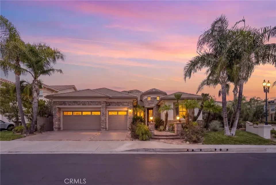 4 Bed 3 Bath Established Contemporary Home in Los Angeles, CA - 1