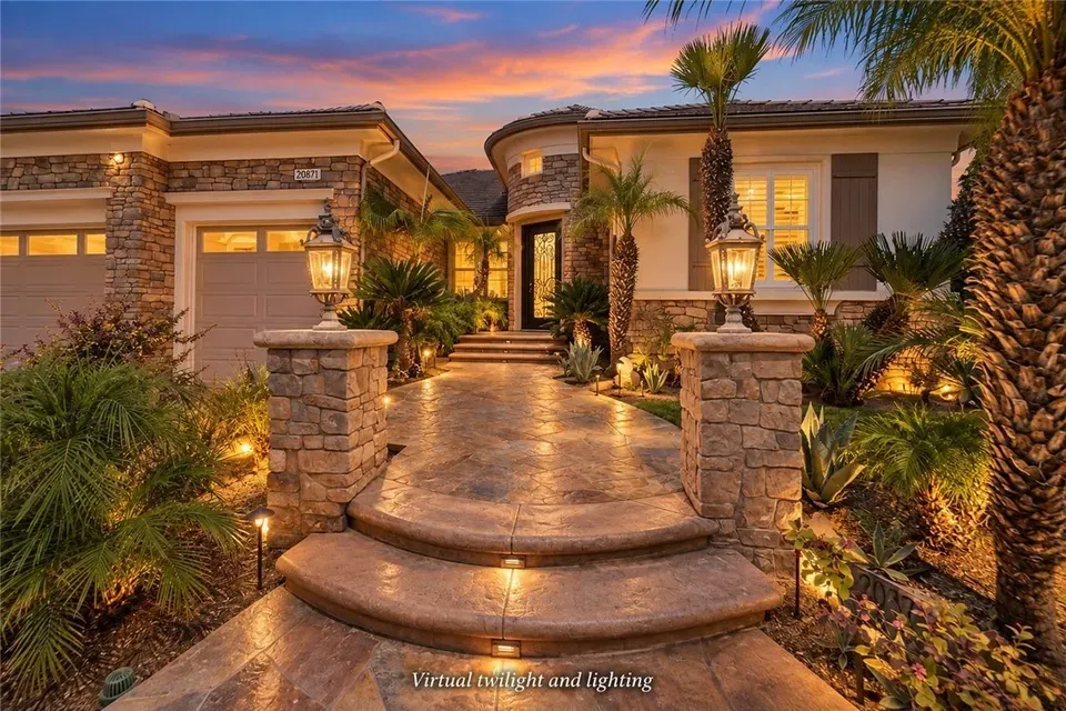 4 Bed 3 Bath Established Contemporary Home in Los Angeles, CA - 2