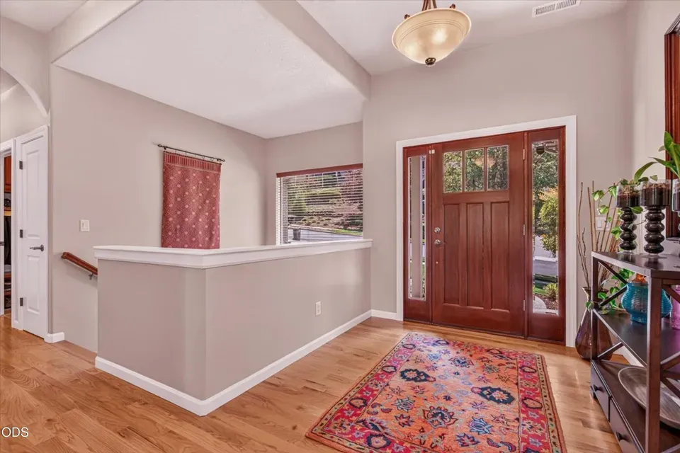 4 Bed 3 Bath Established Contemporary Home in Medford, OR - 3