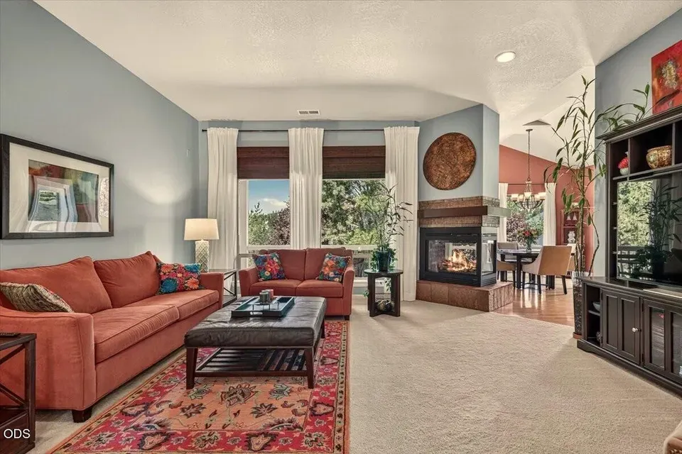 4 Bed 3 Bath Established Contemporary Home in Medford, OR - 5