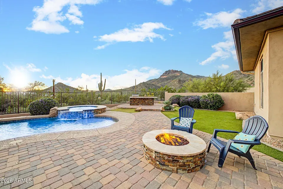 4 Bed 3 Bath Established Contemporary Home in Mesa, AZ