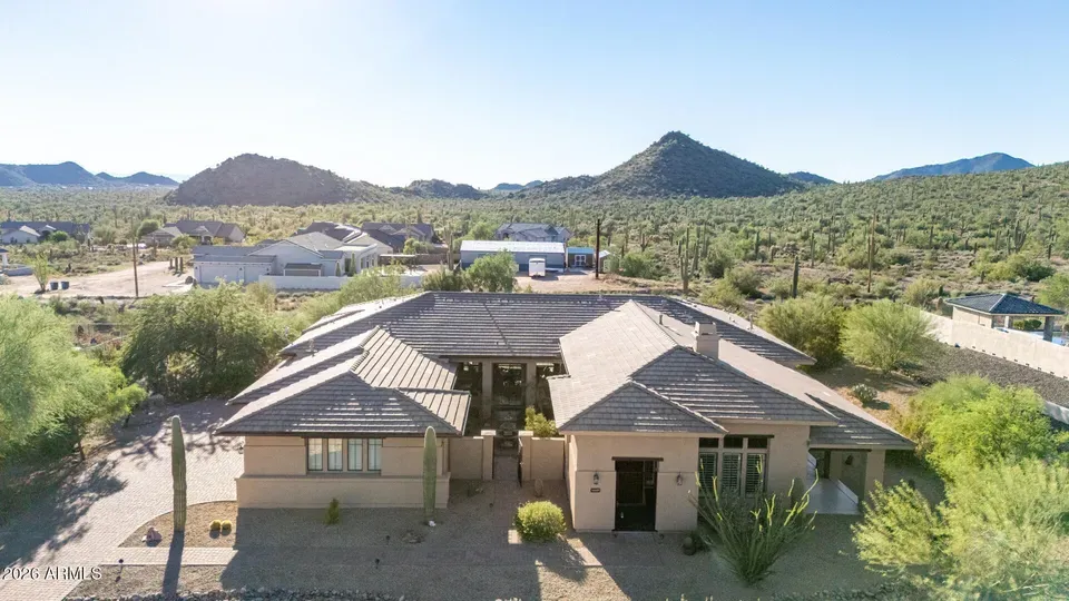 4 Bed 3 Bath Established Contemporary Home in Mesa, AZ - 3