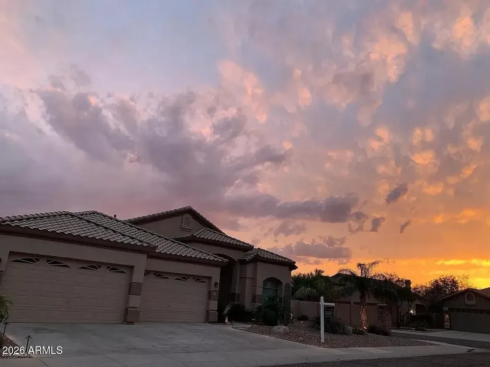 4 Bed 3 Bath Established Contemporary Home in Mesa, AZ - 2