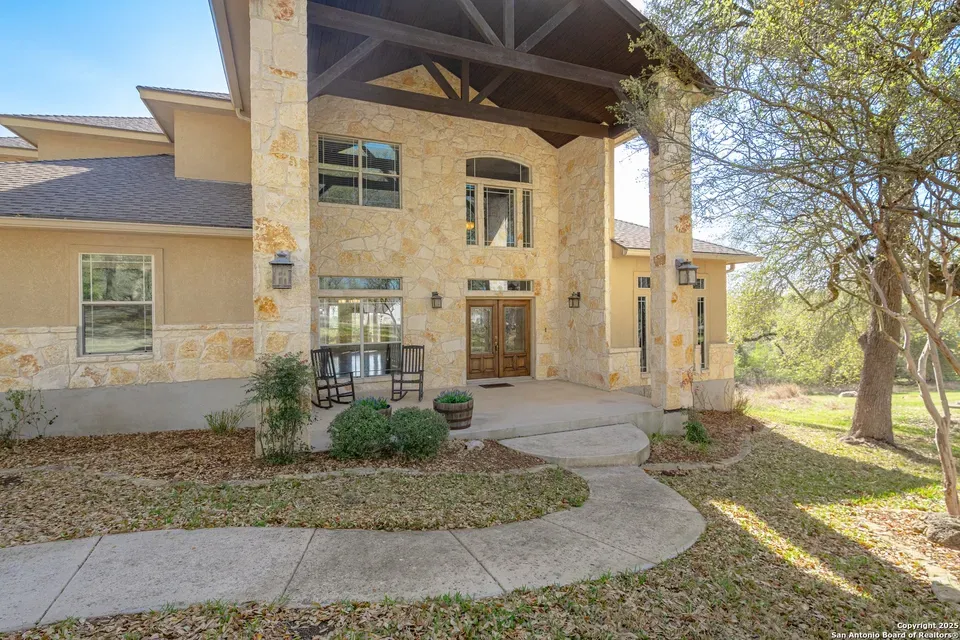 4 Bed 3 Bath Established Contemporary Home in New Braunfels, TX - 1