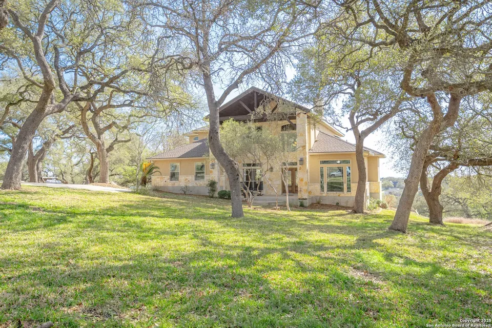4 Bed 3 Bath Established Contemporary Home in New Braunfels, TX - 3