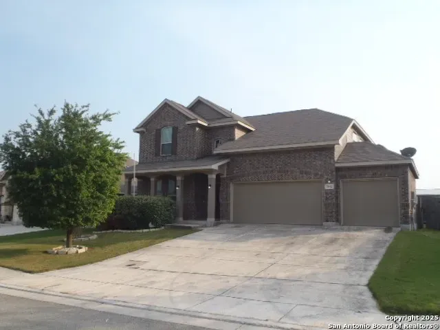 4 Bed 3 Bath Established Contemporary Home in New Braunfels, TX