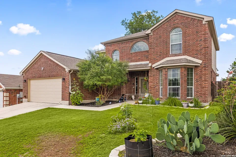4 Bed 3 Bath Established Contemporary Home in New Braunfels, TX - 3