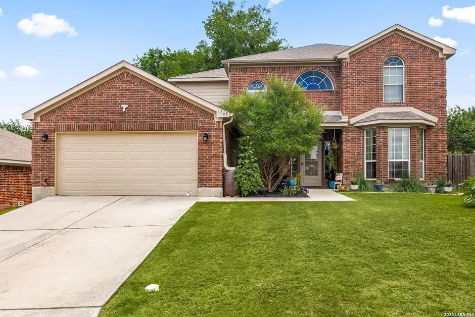 4 Bed 3 Bath Established Contemporary Home in New Braunfels, TX - 4